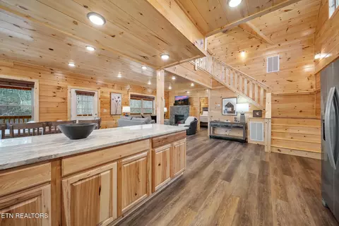 Entry Way - 808 String Run Way, Pigeon Forge, TN 37863 photo 1 of 3