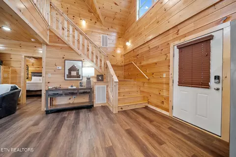 Entry Way - 808 String Run Way, Pigeon Forge, TN 37863 photo 2 of 3