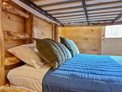 Bedroom - 808 String Run Way, Pigeon Forge, TN 37863 photo 12 of 14