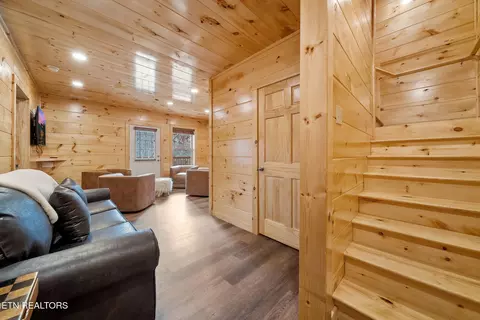 Entry Way - 808 String Run Way, Pigeon Forge, TN 37863 photo 3 of 3