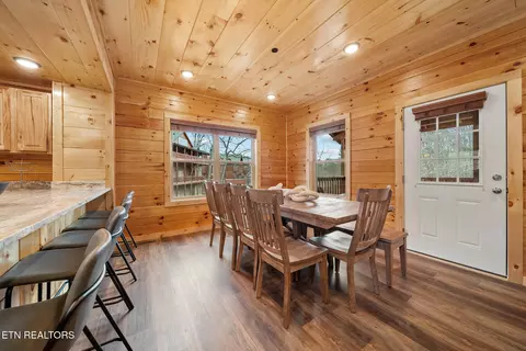 Dining - 808 String Run Way, Pigeon Forge, TN 37863 photo 1 of 3