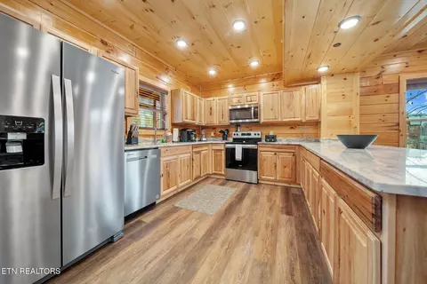 Kitchen - 808 String Run Way, Pigeon Forge, TN 37863 photo 1 of 2