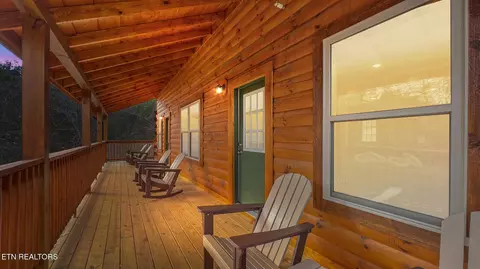 Exterior - 808 String Run Way, Pigeon Forge, TN 37863 photo 6 of 10