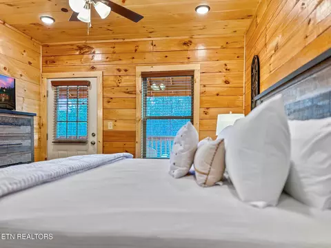 Bedroom - 808 String Run Way, Pigeon Forge, TN 37863 photo 14 of 14