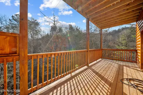 Exterior - 808 String Run Way, Pigeon Forge, TN 37863 photo 2 of 10