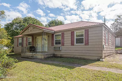 2400 Fenwood Dr, Knoxville, TN 37918