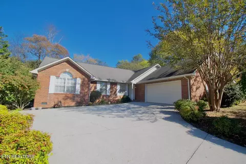 114 Green Briar Cir, Maryville, TN 37803