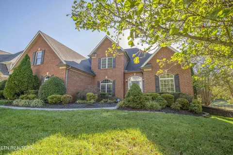 9654 Valley Woods Ln, Knoxville, TN 37922