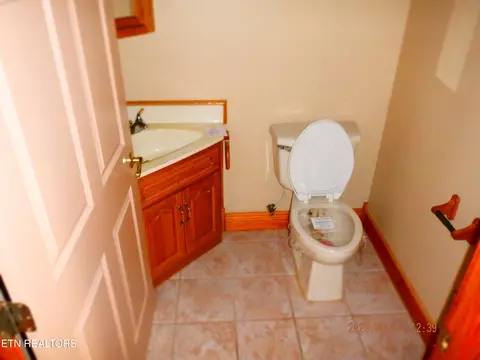 Bath - 370 Brave Dr, Oneida, TN 37841 photo 1 of 4