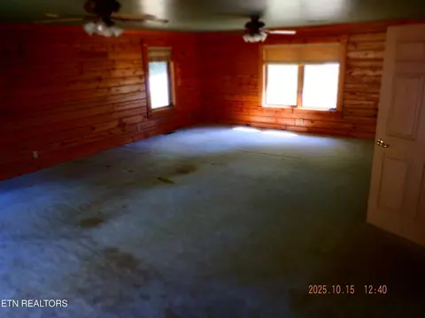 Living - 370 Brave Dr, Oneida, TN 37841 photo 7 of 7
