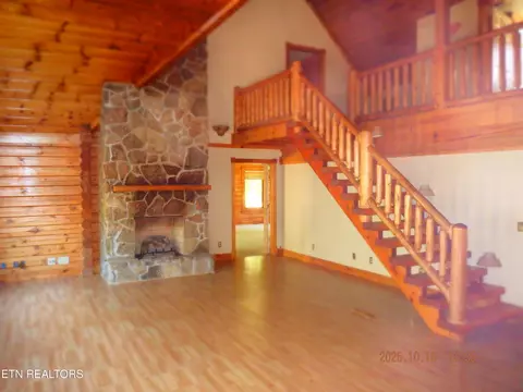 Living - 370 Brave Dr, Oneida, TN 37841 photo 1 of 7