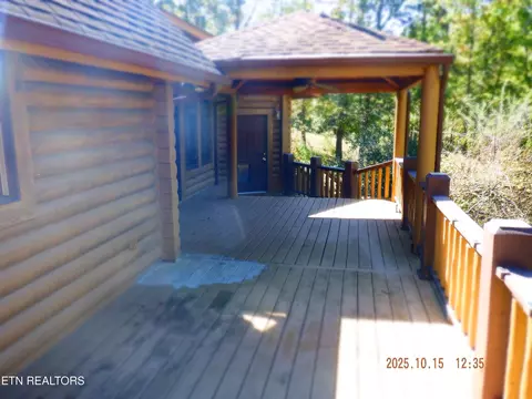 Exterior - 370 Brave Dr, Oneida, TN 37841 photo 10 of 13