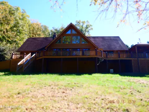 Exterior - 370 Brave Dr, Oneida, TN 37841 photo 4 of 13