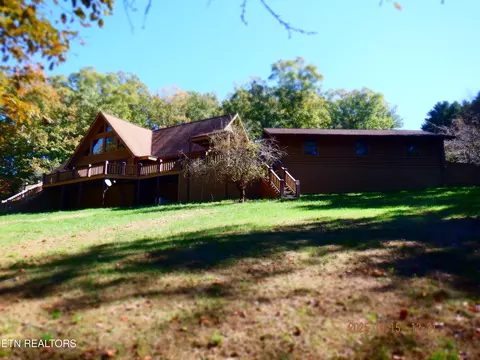 Exterior - 370 Brave Dr, Oneida, TN 37841 photo 3 of 13