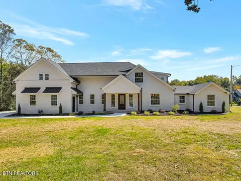 110 Broady Ln, Maryville, TN 37803