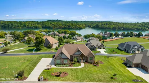 320 Watercrest Dr, Vonore, TN 37885