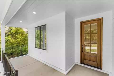 7124 Deane Hill Dr, Knoxville, TN 37919