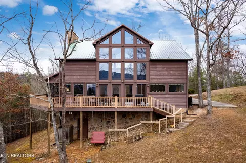 504 Twin Oak Mountain Ln, Townsend, TN 37882