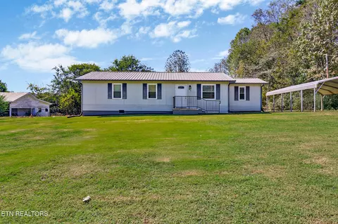 914 Renfro Rd, Harriman, TN 37748