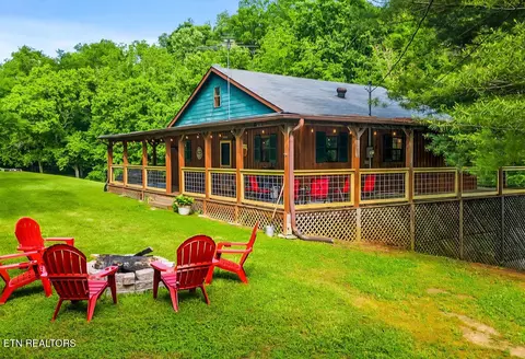 1564 Providence Rd, Sevierville, TN 37876