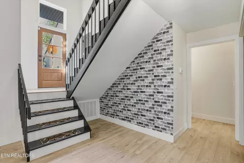 Entry Way - 7358 Circle Point Dr, Talbott, TN 37877 photo 1 of 5