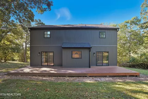 Exterior - 7358 Circle Point Dr, Talbott, TN 37877 photo 4 of 7