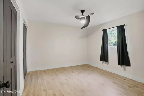 Bedroom - 7358 Circle Point Dr, Talbott, TN 37877 photo 6 of 7