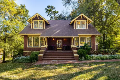 3836 Woodhill Pl, Knoxville, TN 37919