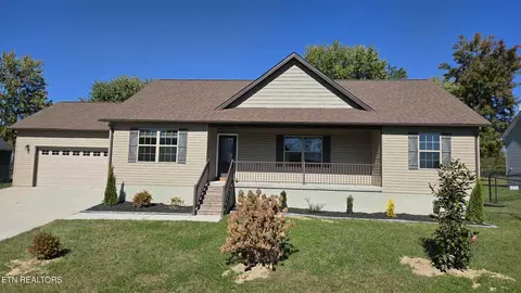 32 Capitol Dr, Crossville, TN 38555