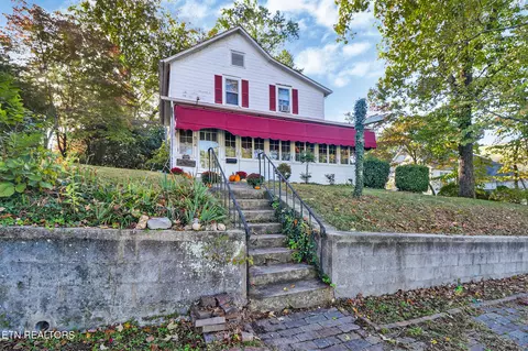 514 Clinton St, Harriman, TN 37748