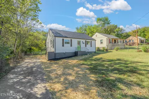 1005 Wilder Pl, Knoxville, TN 37915