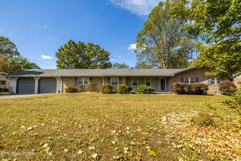 876 W Cunningham St, Alcoa, TN 37701