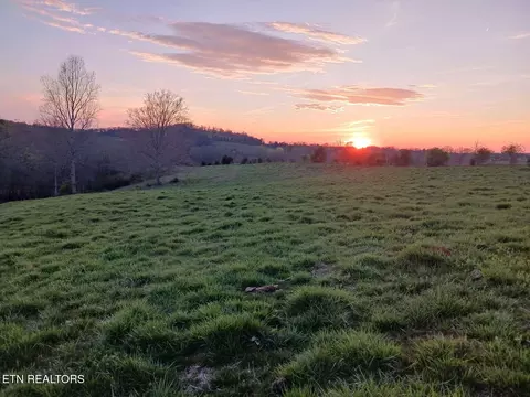 1239 Trigonia Rd, Maryville, TN 37801