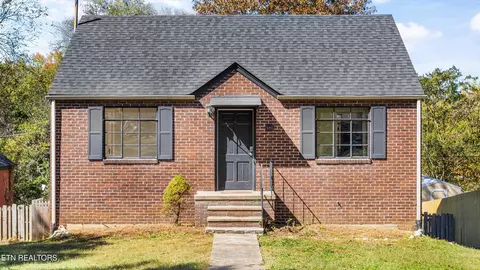 101 Freemont Cir, Maryville, TN 37804