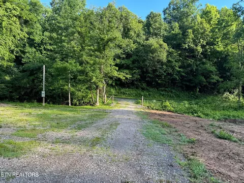 330 N Dark Hollow Rd, Andersonville, TN 37705