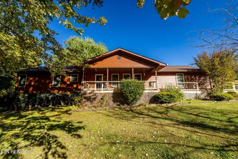 3706 Pleasant View Ln, Sevierville, TN 37862