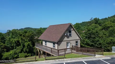1081 Cove Rd #103, Sevierville, TN 37876