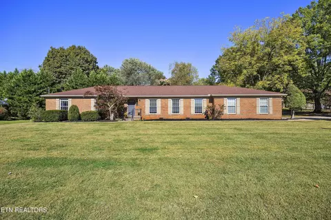 11737 Georgetowne Dr, Knoxville, TN 37934