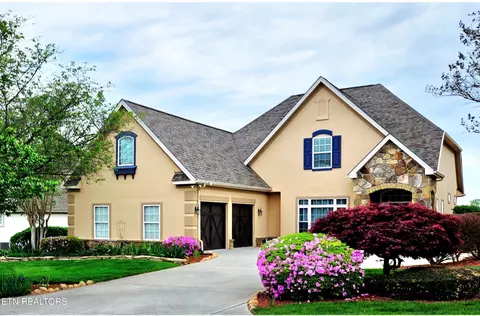 224 Kingbird Dr, Vonore, TN 37885