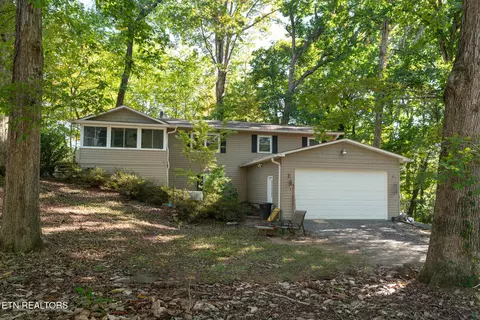 1631 Maplegreen Ln, Knoxville, TN 37922