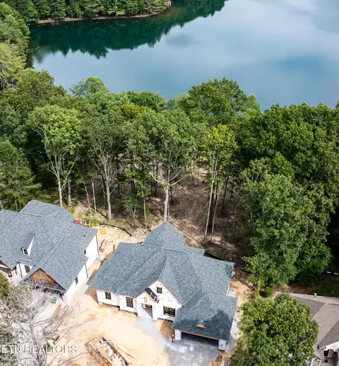 28 Hunterwood Ct, Crossville, TN 38558