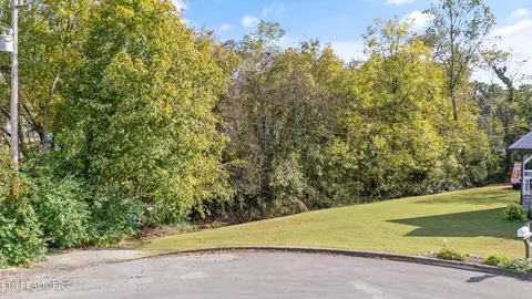 203 Allen Ct, Maryville, TN 37804