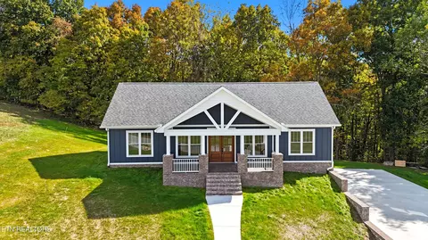 135 Jade Lane Ln, New Tazewell, TN 37825