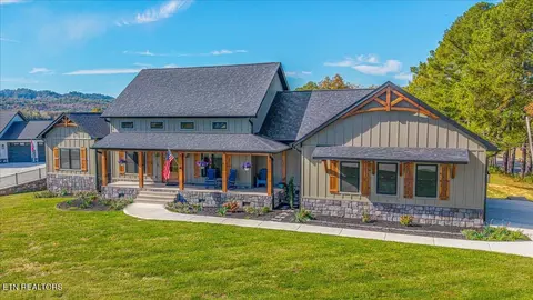 488 Masters Ln, Bean Station, TN 37708