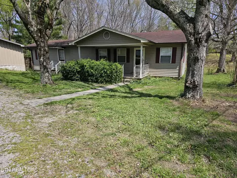 1009 Roysden Rd, Jamestown, TN 38556