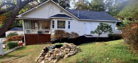 Exterior - 7905 Whitcomb Rd, Powell, TN 37849 photo 3 of 9