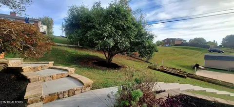 Exterior - 7905 Whitcomb Rd, Powell, TN 37849 photo 9 of 9