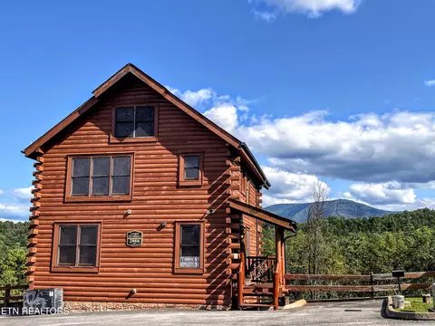 2866 White Oak Ridge Ln, Sevierville, TN 37862