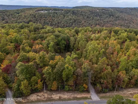 592 Cumberland Cove Rd, Monterey, TN 38574