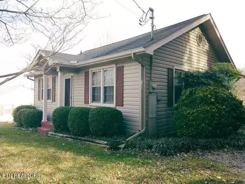 171 W Meeting St, Dandridge, TN 37725